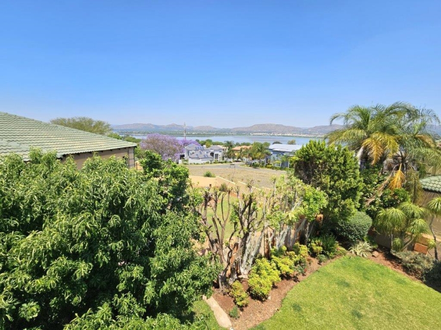 4 Bedroom Property for Sale in Kosmos Ridge North West